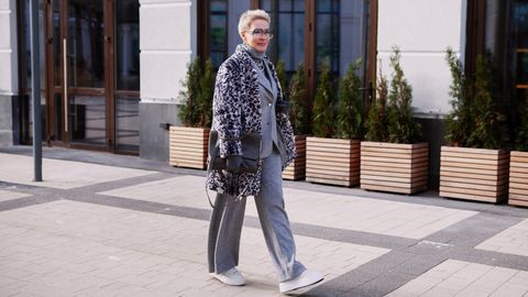 Hohe Taille und weites Bein — Strickhosen sind gemütlich und elegant zugleich