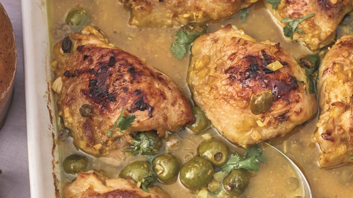 Olive chicken with olives and lemon