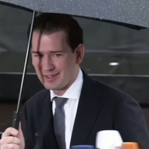 Verdacht der Bestechlichkeit: Nach Razzien im Kanzleramt: Österreichs Regierungschef Kurz unter Druck