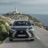 Der Lexus NX 450h+ steht stämmiger da
