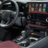 Das zentrale Display ist 14 Zoll groß