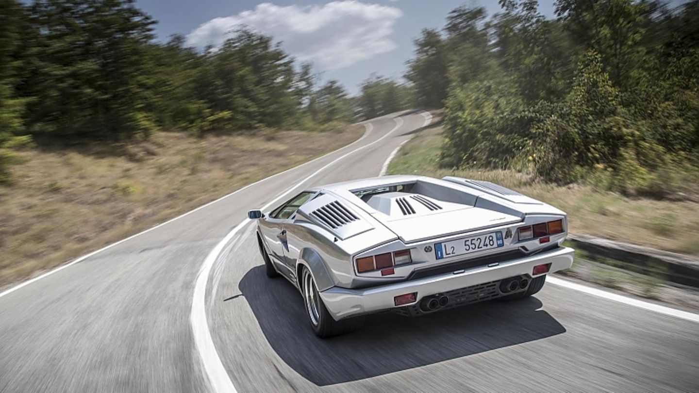 Lamborghini Countach Edition 25: Earthlings