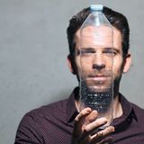 Christian Schiller, 36, Grüner Start-up-Gründer  "In meiner Brust schlägt ein gelbes und ein grünes Herz. Es hat mich schon immer gestört, dass sich FDP und Grüne so feindselig gegenüberstanden. Gerade in der Kombination liegt eine Kraft, die ich bei CDU oder SPD nicht vermute. In der Start-up-Welt ist derzeit viel von Zebras die Rede. Das sind Start-ups, die nicht einfach wahnsinnig schnell wachsen, sondern etwas Gutes für den Planeten tun. Das könnte das Motto für die neue Regierung sein: Werdet zum Zebra! Zeigt, dass wirtschaftlicher Erfolg und Nachhaltigkeit keine Gegensätze sein müssen. Das könnte ungeahnte Innovations-kräfte entfesseln."