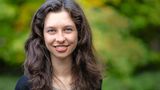 Zoe Mayer, 26  neu für die Grünen im Bundestag  "Wir sind jetzt 118 Abgeordnete in der neuen Grünen-Fraktion im Bundestag. Mehr als die Hälfte ist neu, so wie ich – direkt gewählt in Karlsruhe. Es fühlt sich noch ein bisschen an wie die Erstsemesterwoche an der Uni. Alles ist neu und aufregend. Ich habe noch kein Büro, keine Mitarbeiterinnen und keine Bleibe in Berlin. Aber das wird sich alles rasch finden. Wir haben schließlich viel zu tun. Wir haben einen riesigen Veränderungsanspruch. Wir müssen die Klimakrise stoppen. Jetzt kommt es darauf an, einen Weg zu finden, um gemeinsam die Probleme zu lösen."