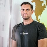 Daniel Jung, 39, Youtube-Mathe-Unternehmer  "Jamaika oder Ampel – das ist für mich gar nicht so sehr die Frage. Wichtig ist, dass wir jetzt mal loslegen und dass die Versprechen von der Digitalisierung, auch in der Bildung, endlich eingelöst werden! Wir müssen diesen Stillstand überwinden. Mein Appell: Bitte gründet jetzt nicht wieder neue Ausschüsse oder Forschungsgremien, sondern unterstützt die vielen Macherinnen und Macher, die wir bereits haben. Wir haben eine irre Energie in der Start-up-Szene. Nutzt diese Energie. Seid mutig, handelt schnell – und verhandelt nicht bis zum Frühjahr. Wir haben echt keine Zeit mehr zu verlieren. Und rechnet mit Fehlern. Denn die werden wir machen. Aber das ist besser, als gar nicht zu handeln, so wie bisher."