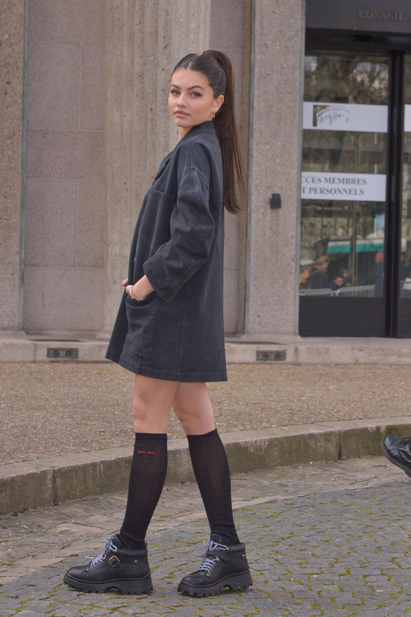 Es war nicht ihr erster Model-Auftrag von Miu Miu. Schon 2020 modelte Blondeau für das Label auf der Paris Fashion Week.