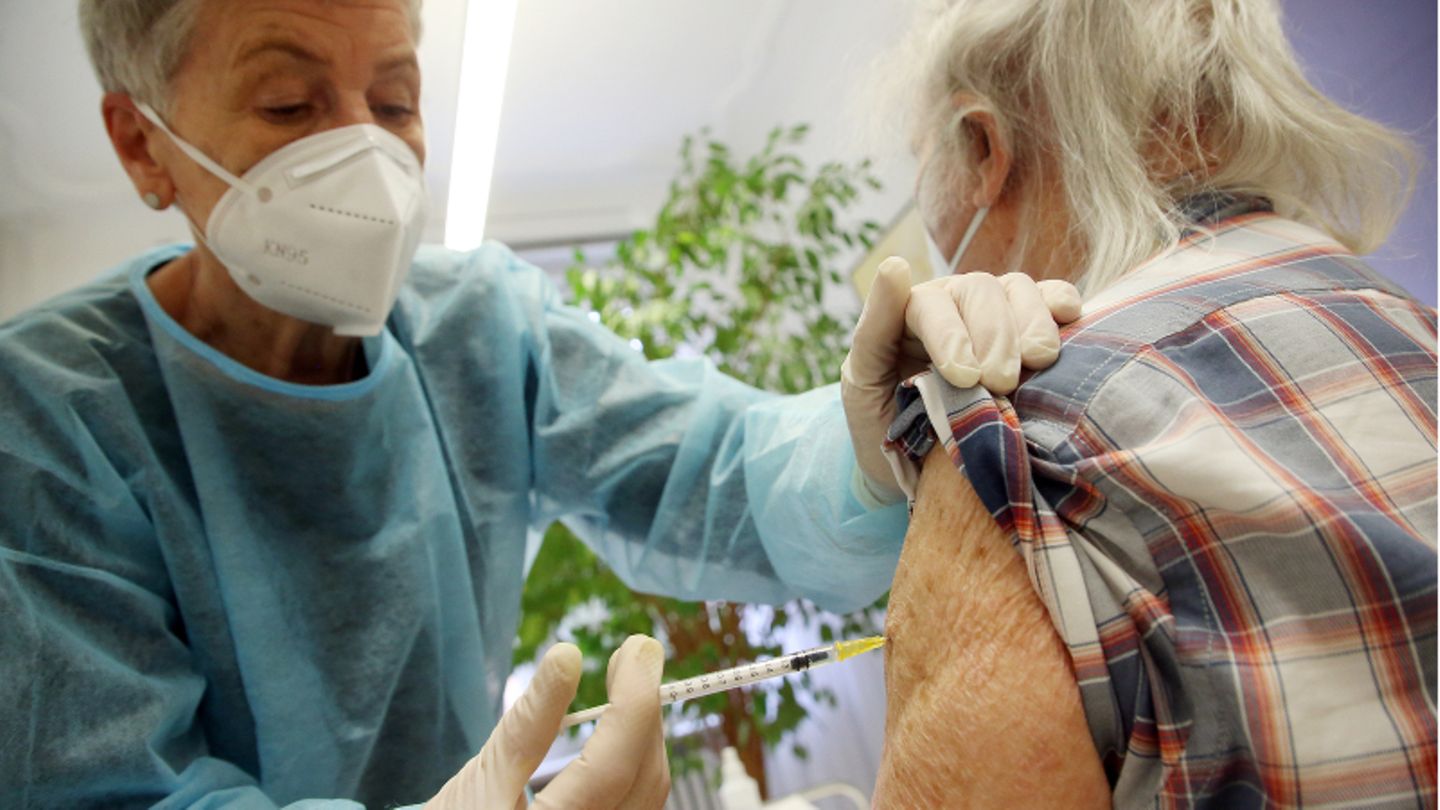 Stiko recommends Corona booster vaccinations for people over 70 years of age