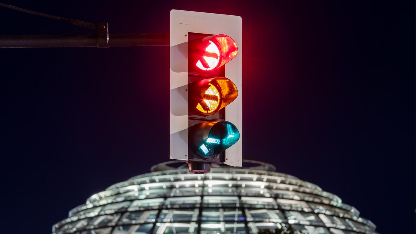 Ticker for traffic light explorations: First statements after three-way talks between the SPD, FDP and the Greens