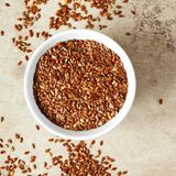 Hausmittel bei trägem Darm: Leinsamen