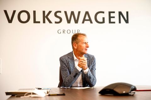 Elektromobilität: Plötzlich grüner Influencer? Die öffentliche Wandlung von VW-Chef Herbert Diess
