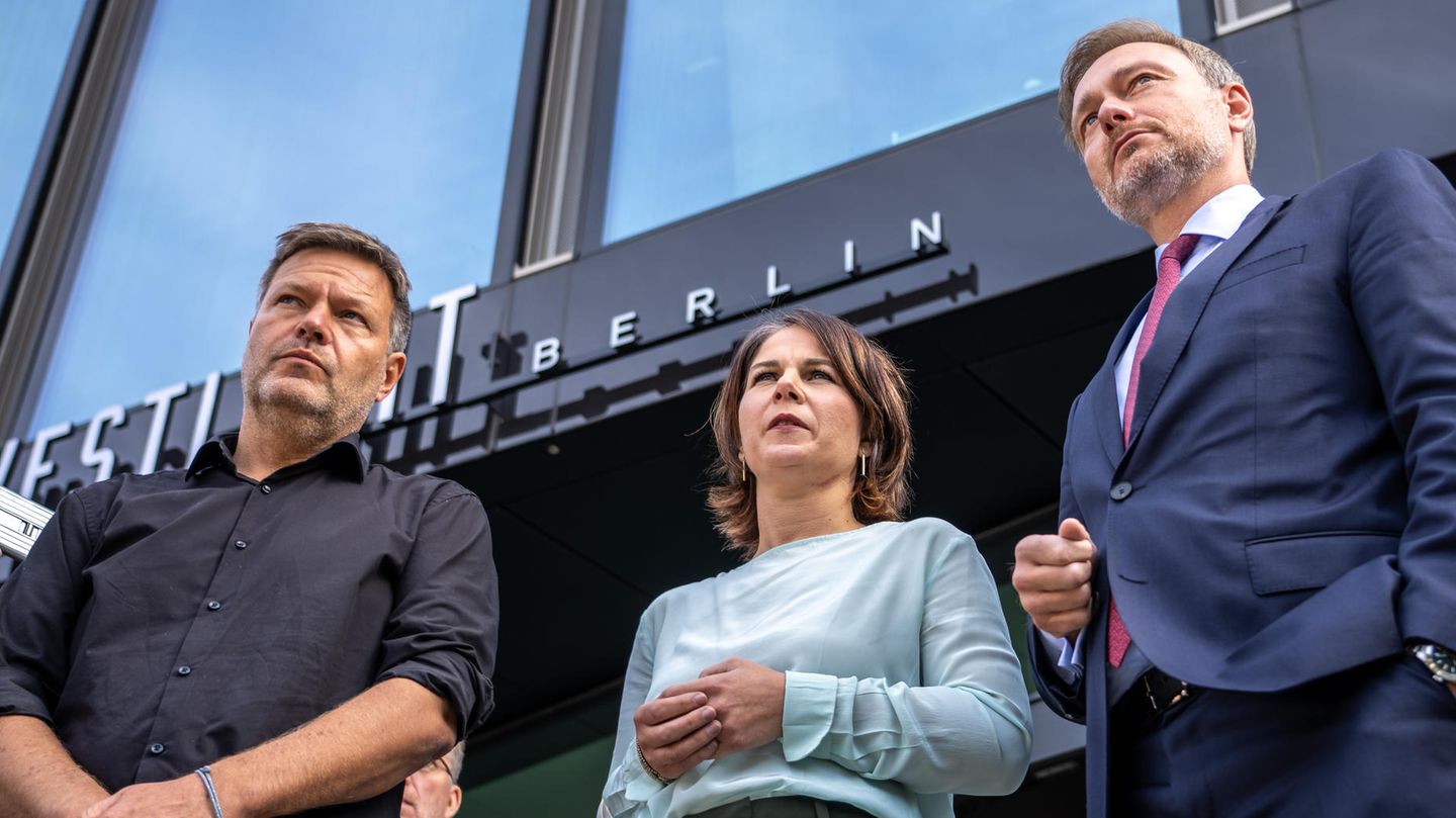 Habeck Baerbock und Lindner bei einem Pressestatement