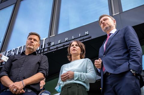 Habeck Baerbock und Lindner bei einem Pressestatement