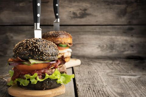 In dem Burgerladen, sind die Gerichte nach berühmten Verbrechern benannt 