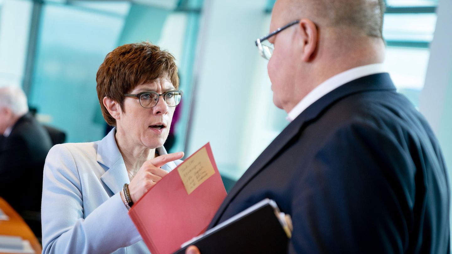 Altmaier and Kramp-Karrenbauer are no longer in the Bundestag
