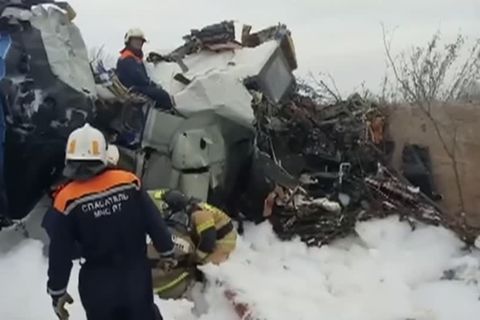 Video: Mehrere Tote bei Flugzeugabsturz in Russland