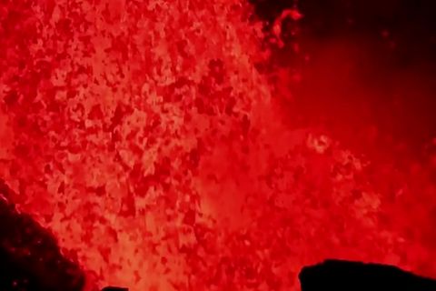 Video: Riesige Lavaströme sorgen auf La Palma für weitere Zerstörung