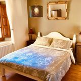 Die Vila ist komplett eingerichtet. Die anfallenden Kosten für den Notar werden auch von den Verlosern getragen. Auch die Flüge zu der Immobilie werden übernommen. 