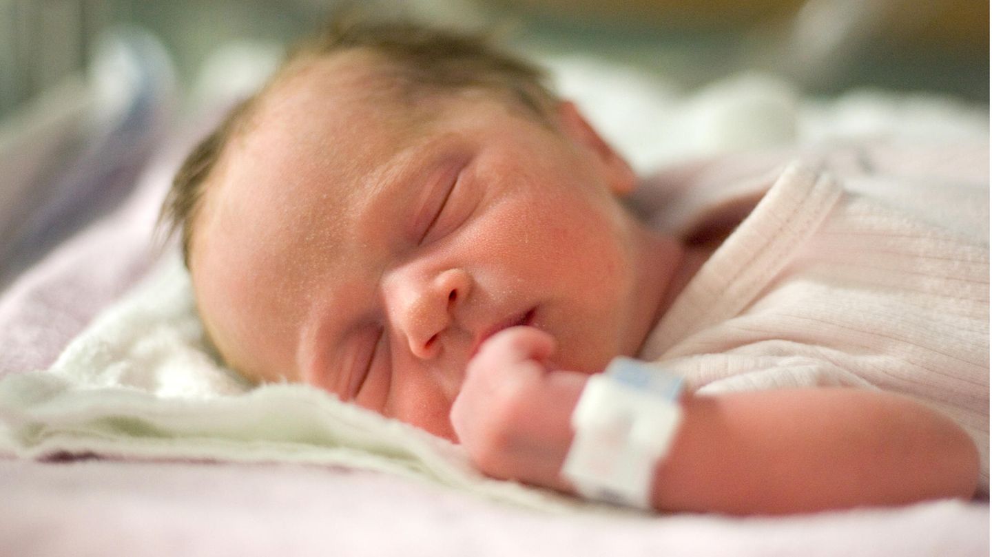 RSV Viruserkrankung: Neugeborenes in einer Klinik