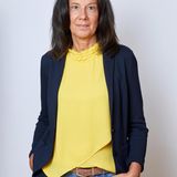 Claudia Hartmann, 54, Coach aus Wangen im Allgäu  "Als meine Tochter klein war, wurde sie sehr krank – eine Reaktion auf eine Tuberkulose-Impfung. Das ist 25 Jahre her. Für mich war es der Anstoß, mich intensiv mit dem Thema Gesundheit zu beschäftigen. Ich achte sehr auf Ernährung, bewege mich viel in der Natur. Gesundheit hat viele Facetten. Man macht es sich zu leicht, wenn man denkt, mit einer Impfung ist es getan, danach kann man genauso weiterleben wie früher. Ich würde mir wünschen, dass stärker auf die Eigenverantwortung hingewiesen wird. Seit der Erkrankung meiner Tochter habe ich mich nicht mehr impfen lassen. Ich bin überzeugt, dass mein Immunsystem auch mit dem Coronavirus fertigwerden würde. Als Ungeimpfte steht man tendenziell am Pranger. Meist fragt mich leider keiner zu meinen Motiven, dabei würde ich durchaus gerne über meine Einstellung erzählen. Ich bin selbstständige Trainerin, und mich begleitet die Sorge, Aufträge zu verlieren. Wenn Veranstaltungen, falls die Zahlen saisonal wieder steigen sollten, nur noch für Geimpfte oder Genesene möglich sind, bin ich raus. An meiner Einstellung würde das nichts ändern."