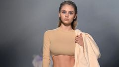 Leni Klum: Wirbel um neues Foto – zu nackt für eine 17-Jährige? | STERN.de