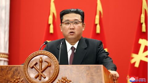 Nordkoreas Diktator Kim Jong Un bei einer Ansprache