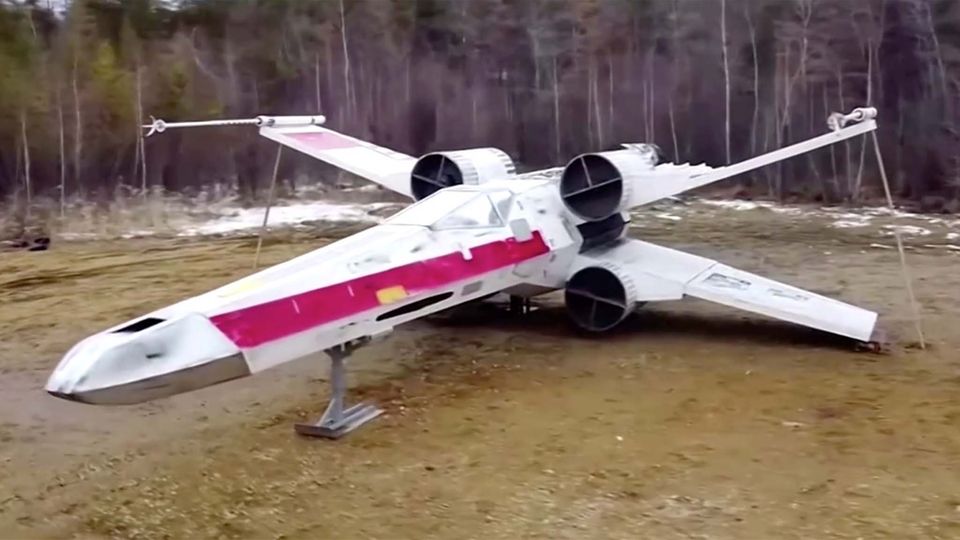 Russland: "Star Wars"-Fans bauen Starfighter aus Holz nach – und haben schon das nächste Ziel Russland: "Star Wars"-Fans bauen Starfighter aus Holz nach – und haben schon das nächste Ziel
