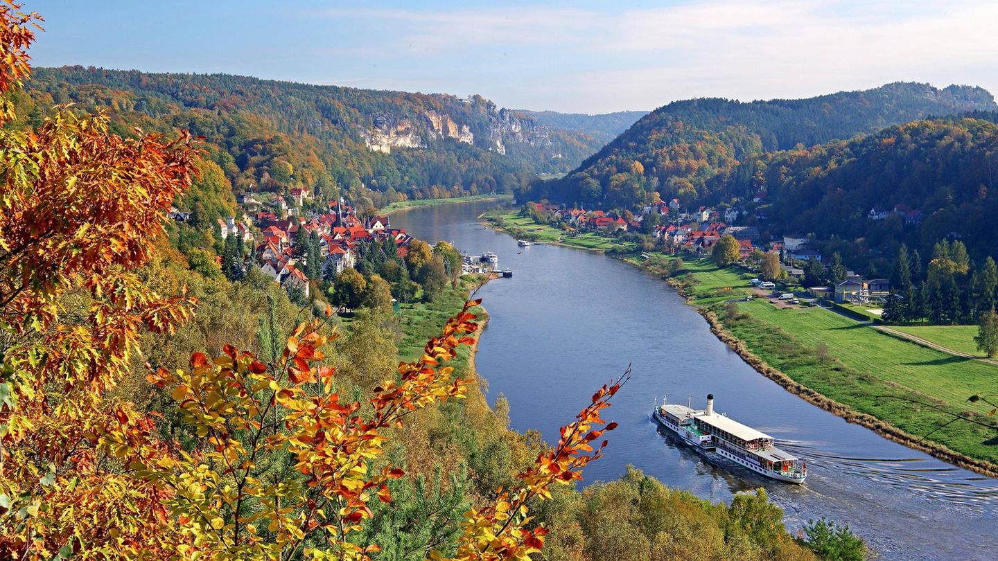 Elbsandsteingebirge und Raddampfer