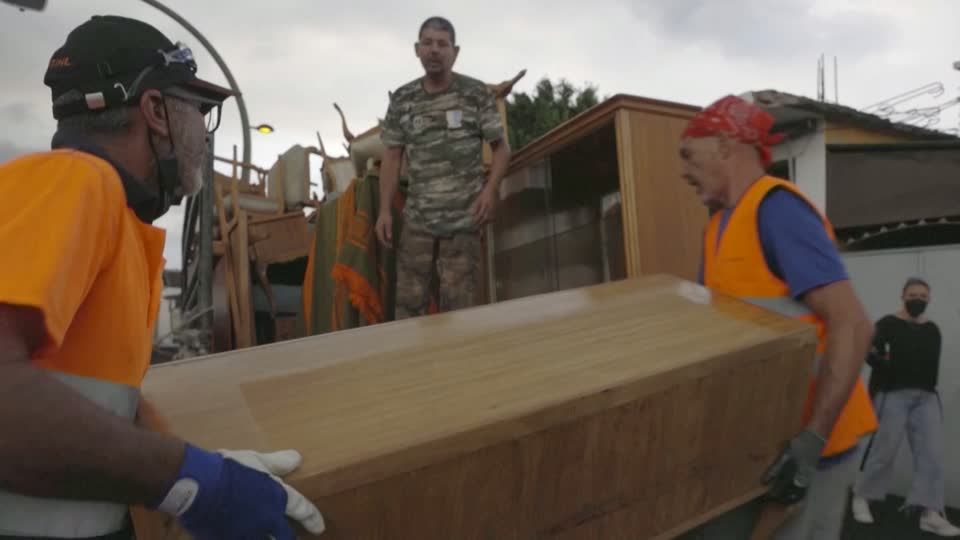 Video: Anwohner müssen Häuser verlassen