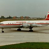 Die viermotorige Turbopropmaschine vom Typ Iljuschin Il-18 bot Platz für 100 Passagiere und kam auf Mittel- und Langstrecken zum Einsatz.