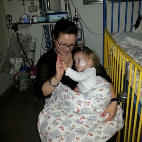 Nancy und Charlotte im Krankenhaus