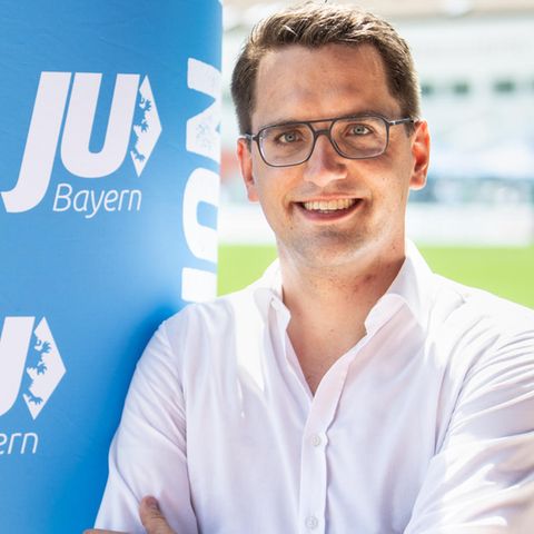 BERLIN³: Bayerischer JU-Chef will Schäuble aus dem Bundestag schmeißen – und schießt sich selbst ins Aus