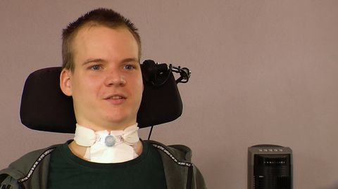 Querschnittsgelähmt nach Trampolinsturz: So kämpft sich Nathan zurück ins Leben