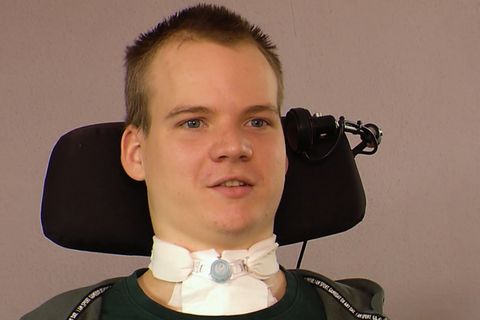 Querschnittsgelähmt nach Trampolinsturz: So kämpft sich Nathan zurück ins Leben