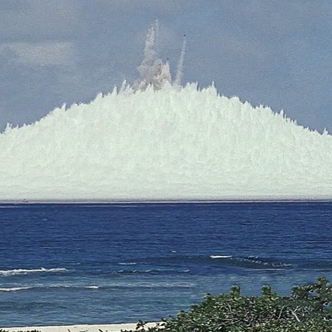 Unterwasser-Atombombe: Unglaubliche Video soll 1200 Meter hohe Detonation von 1958 zeigen