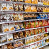 Dass durch Hefe Alkohol entsteht, ist klar. Aber zugesetzter Alkohol bei Kuchen? "Ich finde es problematisch", sagt Ernährungswissenschaftler Guido Ritter zum "SWR". Dass es Lebensmittel gibt, wo ganz natürlich Alkohol enthalten sei, könne man nicht ändern. Aber wo man den Einsatz von Alkohol vermeiden könne, sollte man es auch tun, so der Experte.