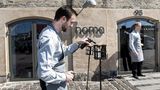 Gourmet-Genuss: Noma in Kopenhagen  Erst Anfang Oktober wurde das Noma von Chefkoch René Redzepi erneut auf Platz 1 der Liste "The World's 50 Best Restaurant" ausgezeichnet. Der Name setzt sich aus den dänischen Begriffen für "nordisch" und "Essen" ("nordisk" und "mad") zusammen. Die Speisekarte wechselt je nach Saison.  Preis: Lunchmenü mit korrespondierenden Weinen 658 Euro  Infos: https://noma.dk