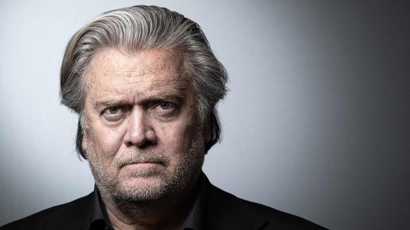 Steve Bannon: Ex-Trump adviser refuses to testify about the storming of the Capitol