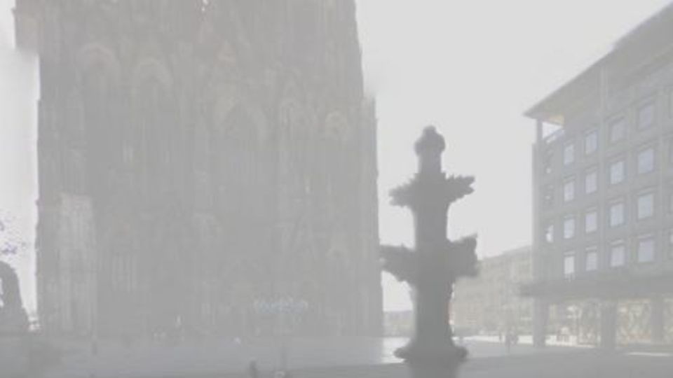 Künstliche Darstellung des Kölner Domds im Smog-Dunst