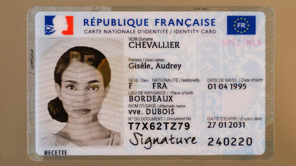 Neuer französischer Muster-Personalausweis