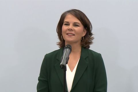 Video: Baerbock: "Es ist uns gelungen, einen Vorschlag für eine Fortschrittskoalition auf den Weg zu bringen."