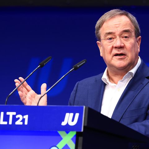 Armin Laschet am Rednerpult während des Deutschlandtages der Jungen Union