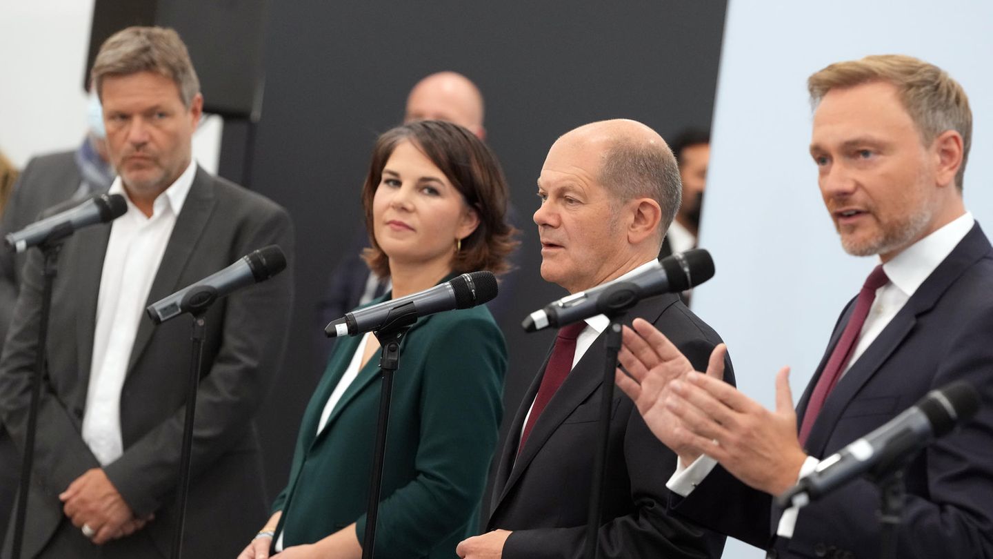Bürgergeld is supposed to replace Hartz IV – but what’s the difference?