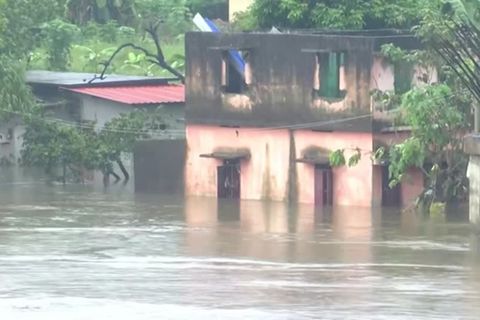 Video: Heftige Überflutungen in Südindien