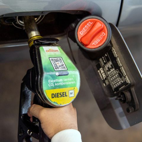 Tanken wird in Zukunft teurer (Symbolbild)