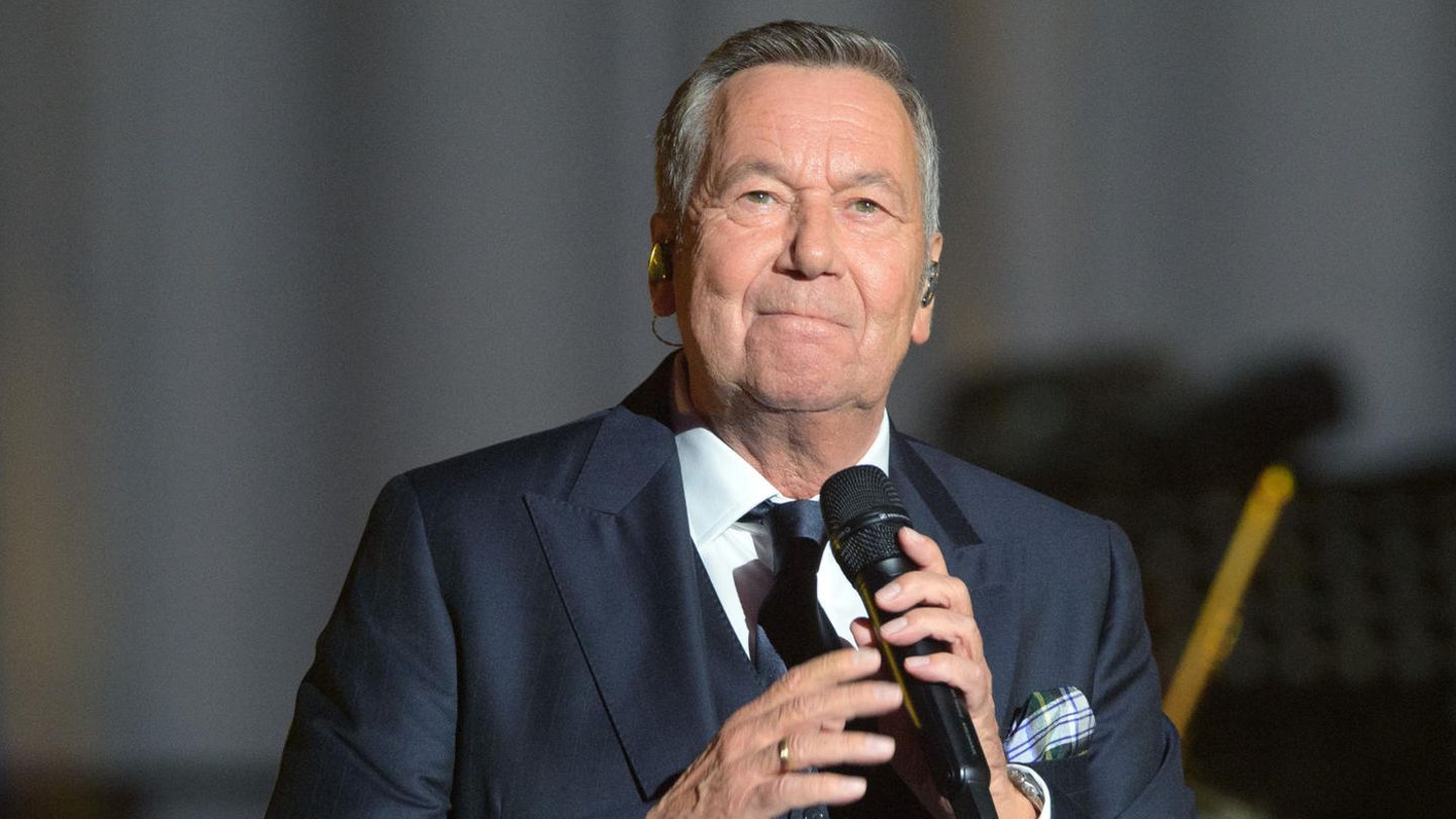 Roland Kaiser singt 2020 in der Metropolis-Halle beim Festakt zum 30. Jahrestag der Deutschen Einheit