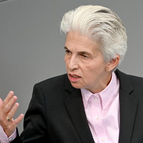 FDP-Vorstandsmitglied Marie-Agnes Strack spricht im Bundestag