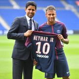 Nasser Al-Khelaifi mit Fußballstar Neymar