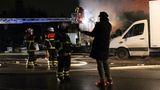 Was ist hier los?  Vor allem in den lokalen Medien haben Feuerwehreinsätze einen hohen Nachrichtenwert. Ein wenig Pressearbeit gehört unter Umständen auch zum Einsatzprofil.