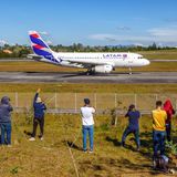Airbus A319  von Latam in Medellin