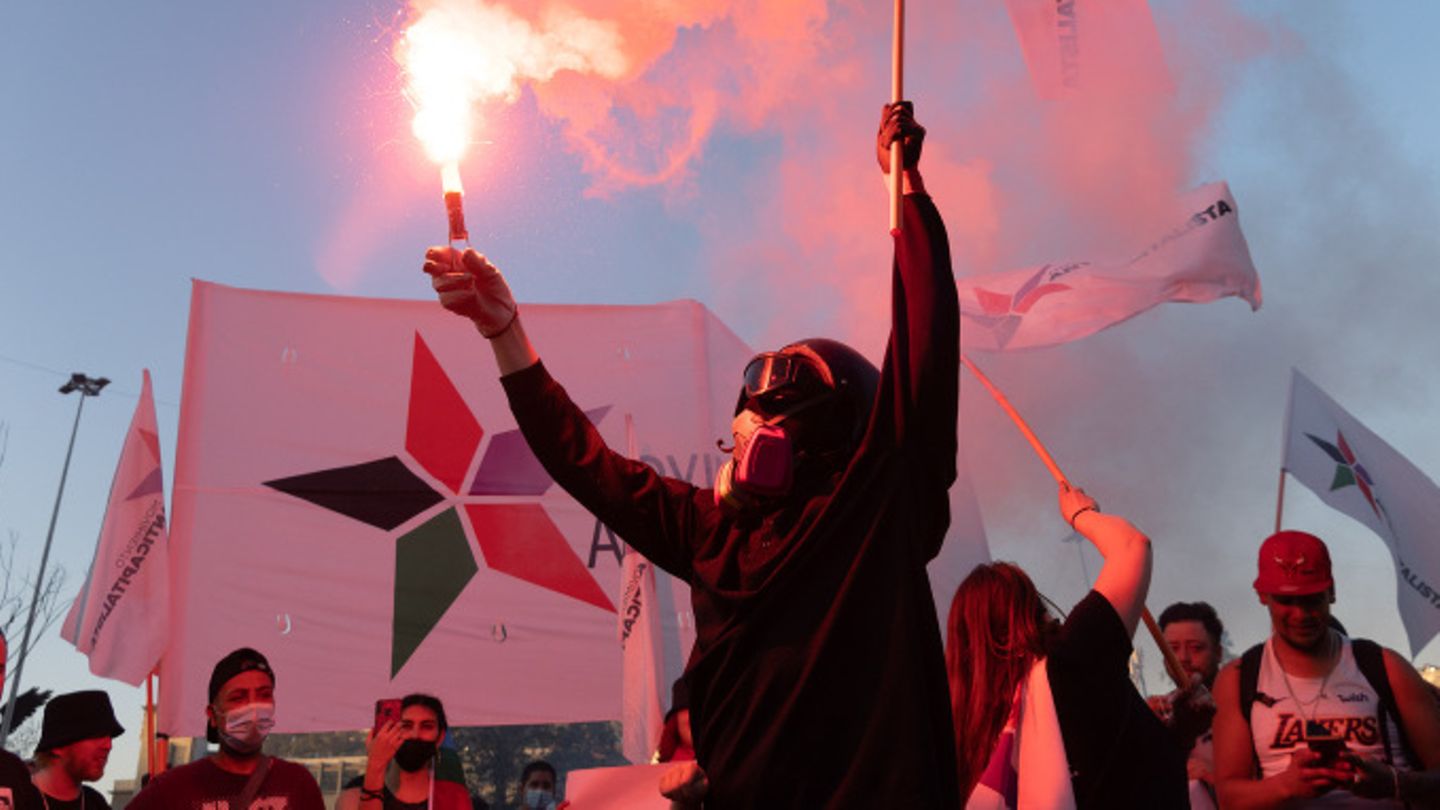 Chile: Thousands demonstrate on the anniversary of the protest for social justice